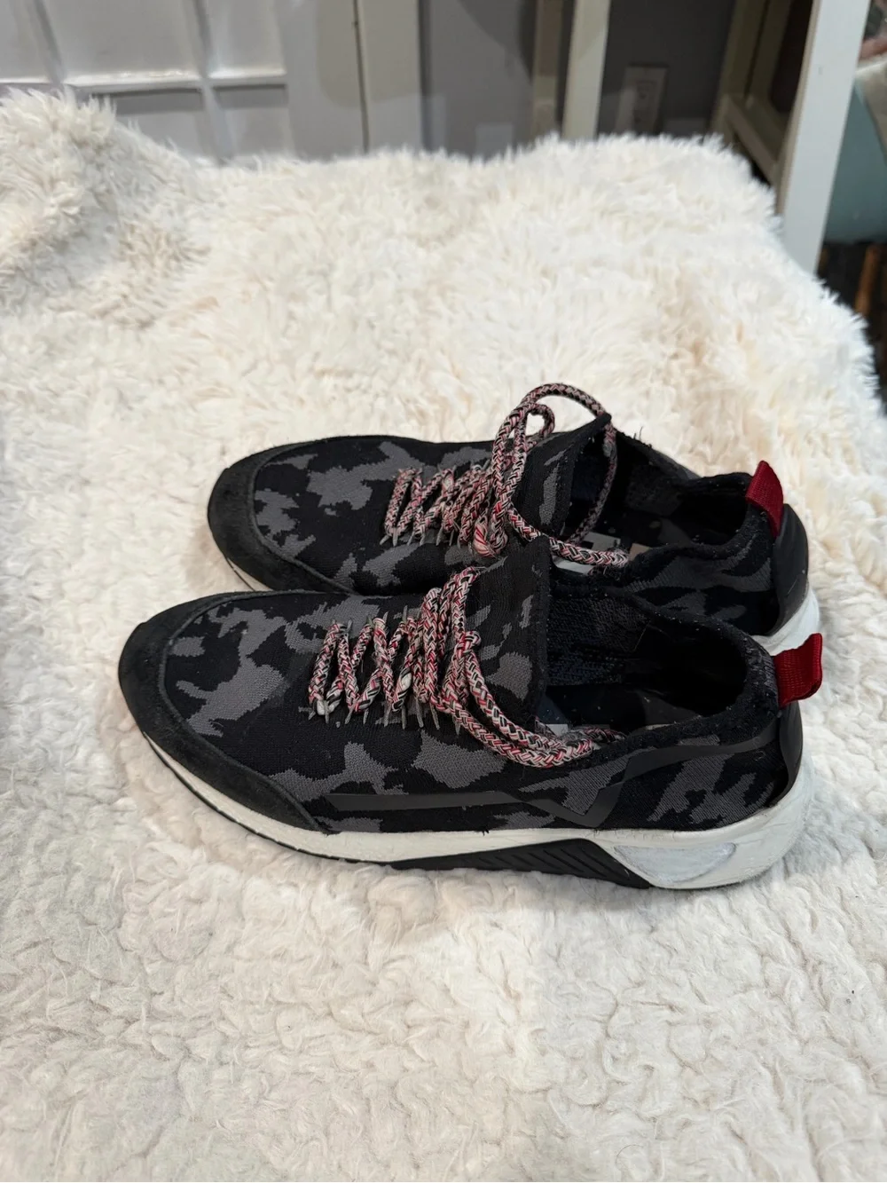 Diesel Men's Black & Gray Camo Knit Sneakers with Red Accents